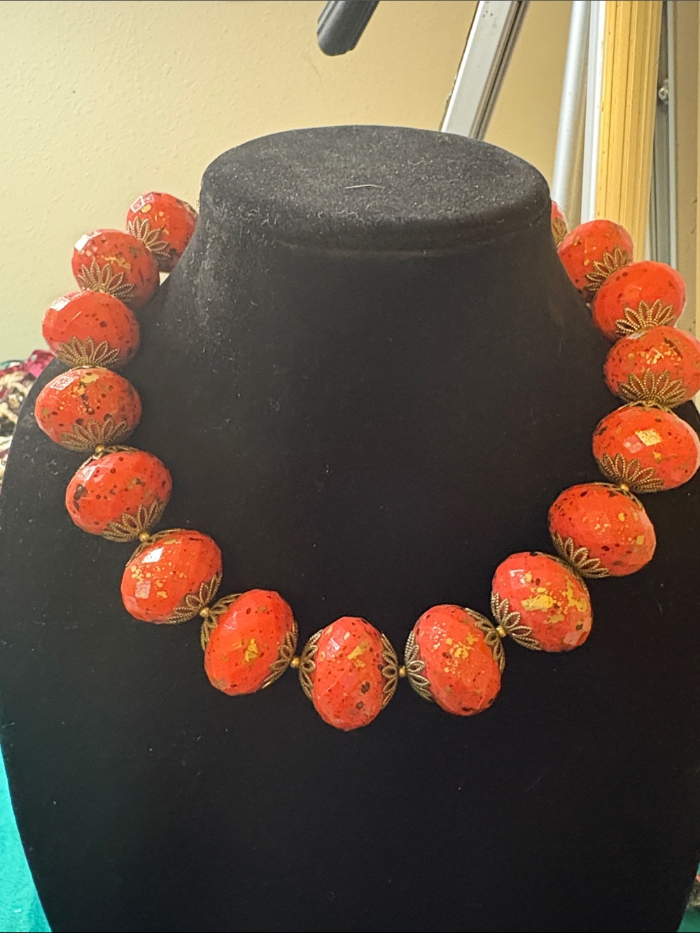 Vintage retro mid century coral lucite beaded choker with goldtone filigree caps
